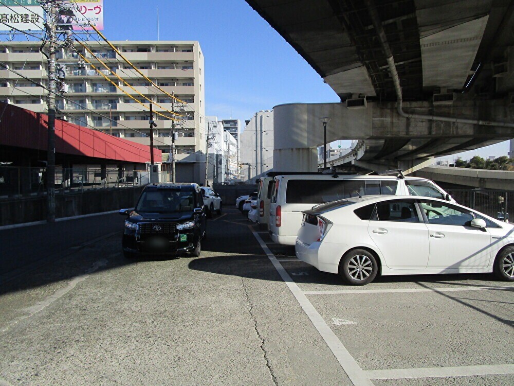 東神奈川駐車場