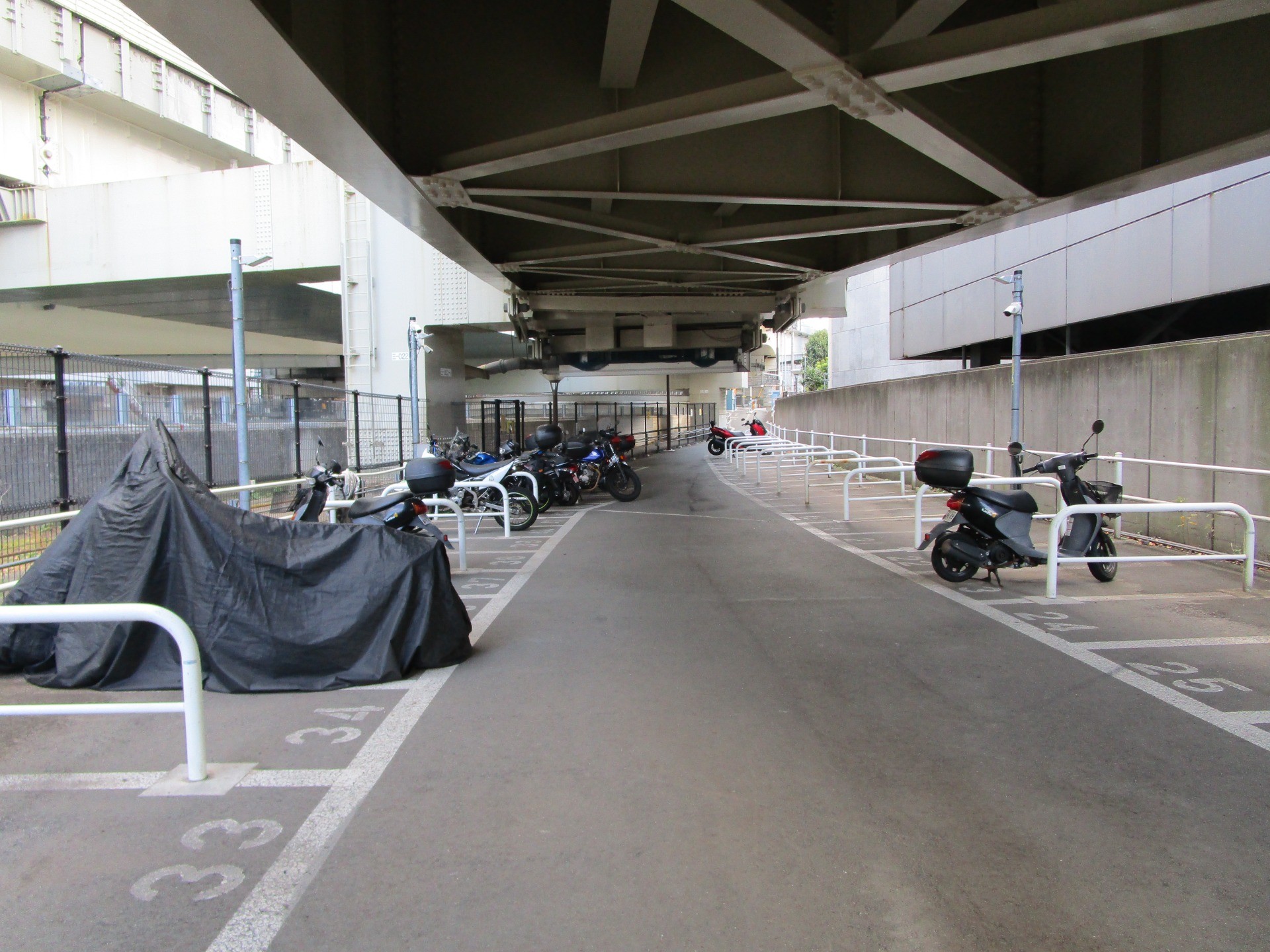 横浜北幸自動二輪車駐車場
