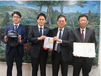 ハマロード・サポーター（横浜市）」へ活動用の帽子を寄贈しました。